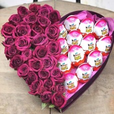 Сердце из Роз и конфет "Только тебе"
