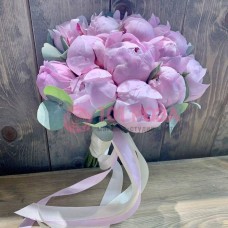 Букет невесты из розовых Пионов и эвкалипта №59