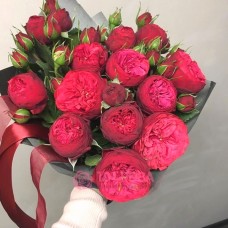 9 пионовидных кустовых роз Ред Пиано