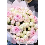 25 бело розовых пионовидных Роз "Лили"