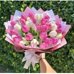 Букет из 25 Тюльпанов бело розовых