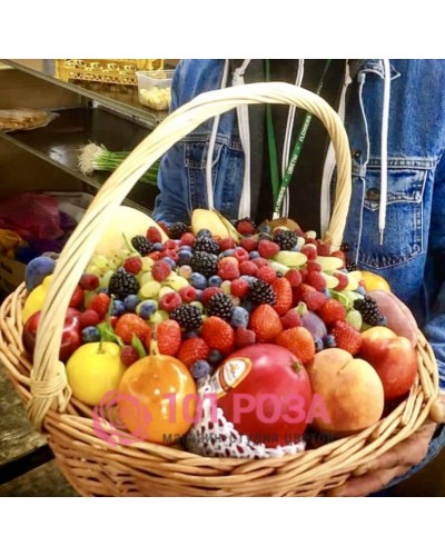 Фруктовая корзина с ягодами и фруктами №3