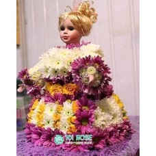Игрушка из цветов "Кукла"