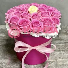 Розовые розы в коробке "Милая"