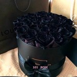 Черные Розы в шляпной коробке