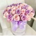 Розы фиолетовые и розовые в коробке