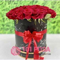25 красных Роз в коробке  "Софико"