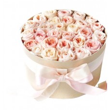 Пионовидные розы в коробке  "Франция"