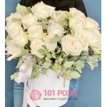 Белые пионовидные розы О Хара в коробке "Франция"