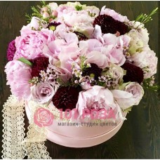 Нежно розовый Букет цветов в коробке "Натюрморт"