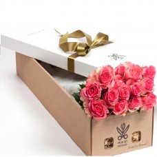 15 Роз в дизайнерской коробке "Сисилия"
