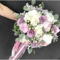Букет невесты из белых и розовых Пионов и сиреневых Роз №29