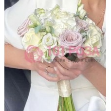 Нежный букет невесты из пудровых Роз №109