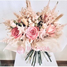 Букет невесты из кремовых и розовых Роз №158