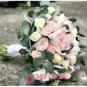 Букет невесты из кустовых Роз